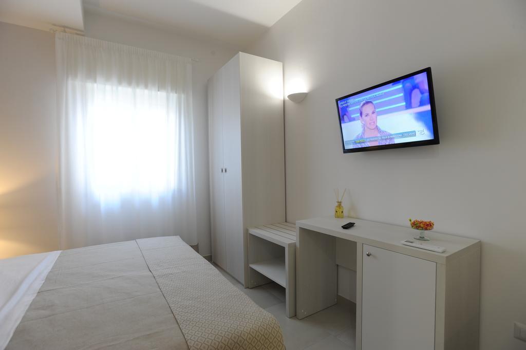 Filo Di Vento Hotel Porto Cesareo Bagian luar foto