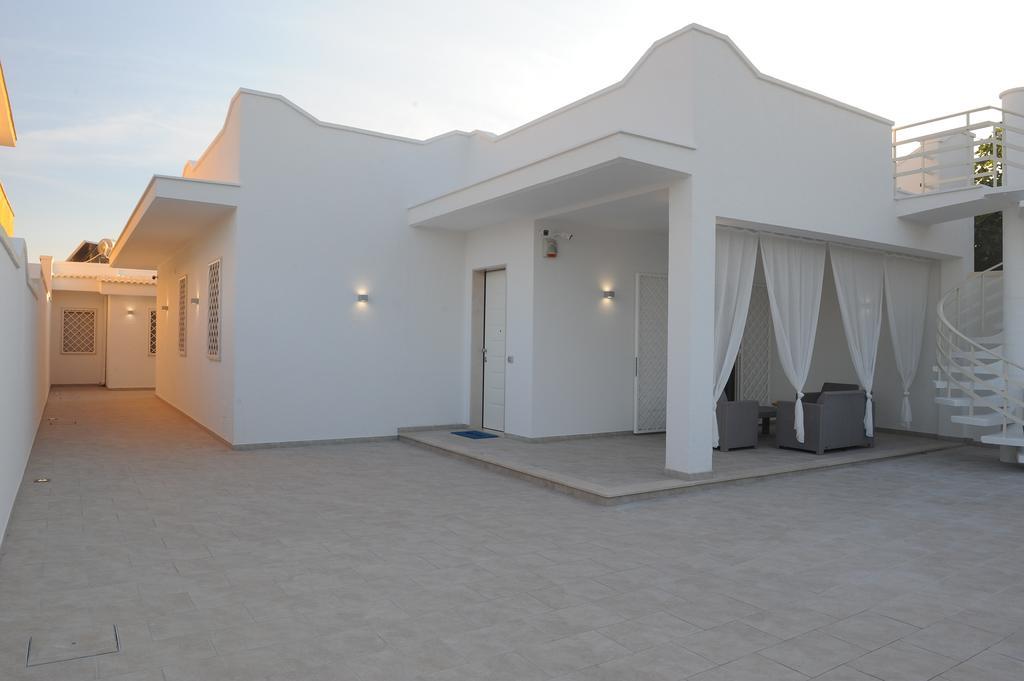 Filo Di Vento Hotel Porto Cesareo Bagian luar foto