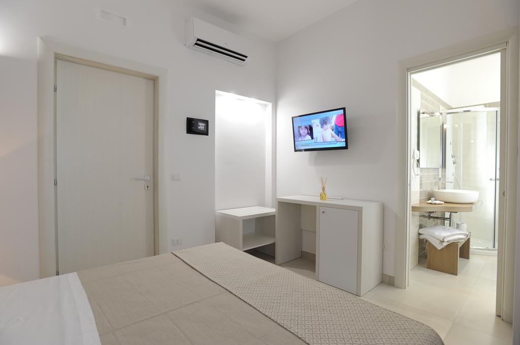 Filo Di Vento Hotel Porto Cesareo Bagian luar foto
