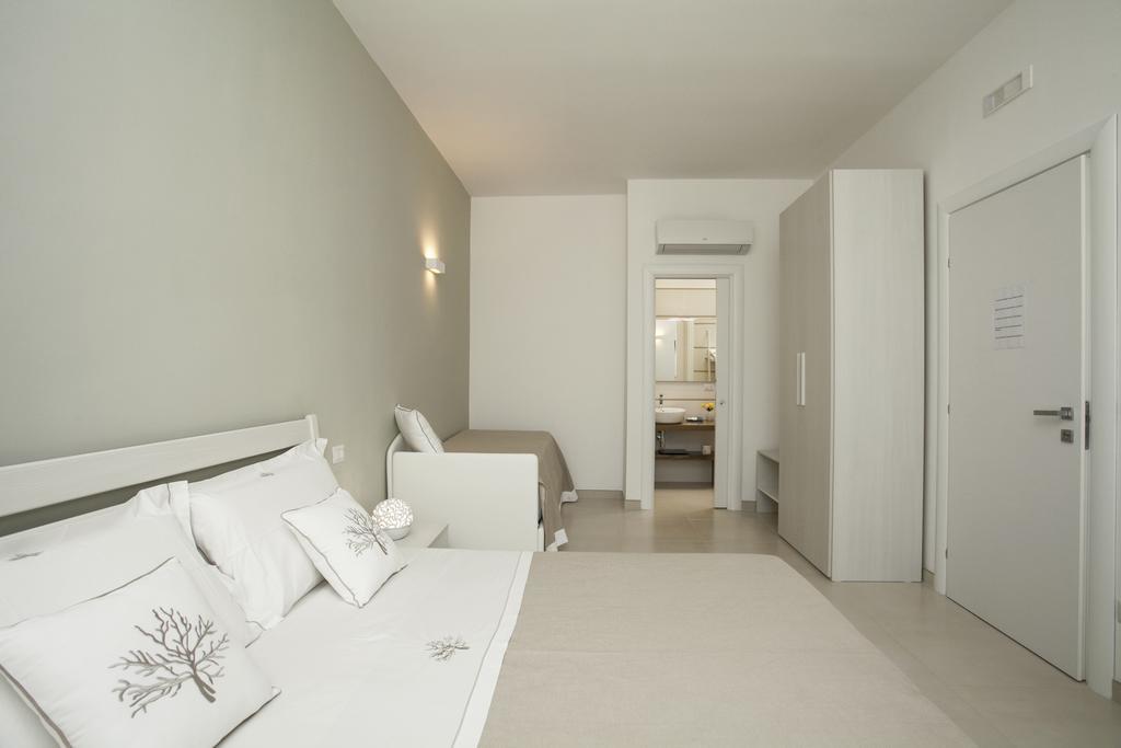 Filo Di Vento Hotel Porto Cesareo Bagian luar foto