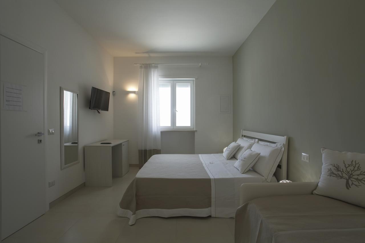 Filo Di Vento Hotel Porto Cesareo Bagian luar foto