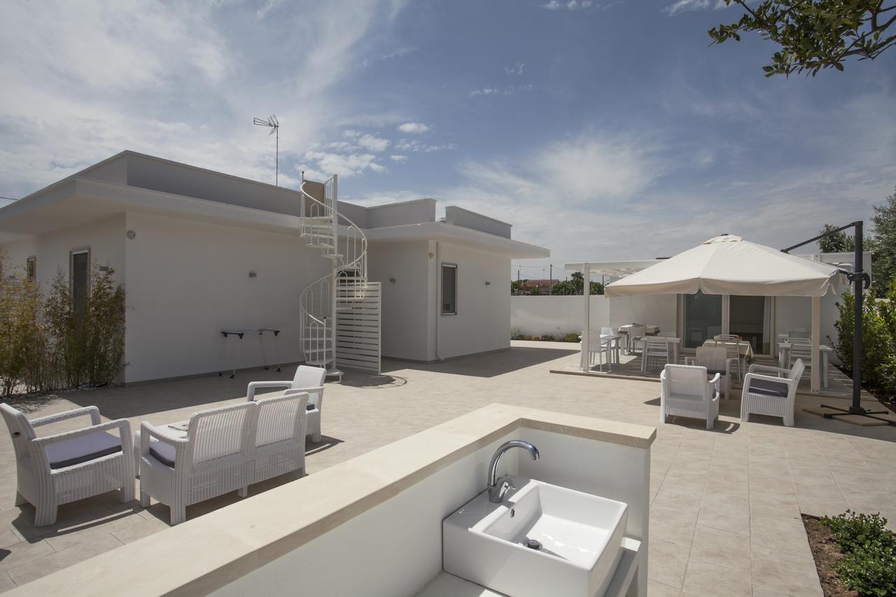 Filo Di Vento Hotel Porto Cesareo Bagian luar foto