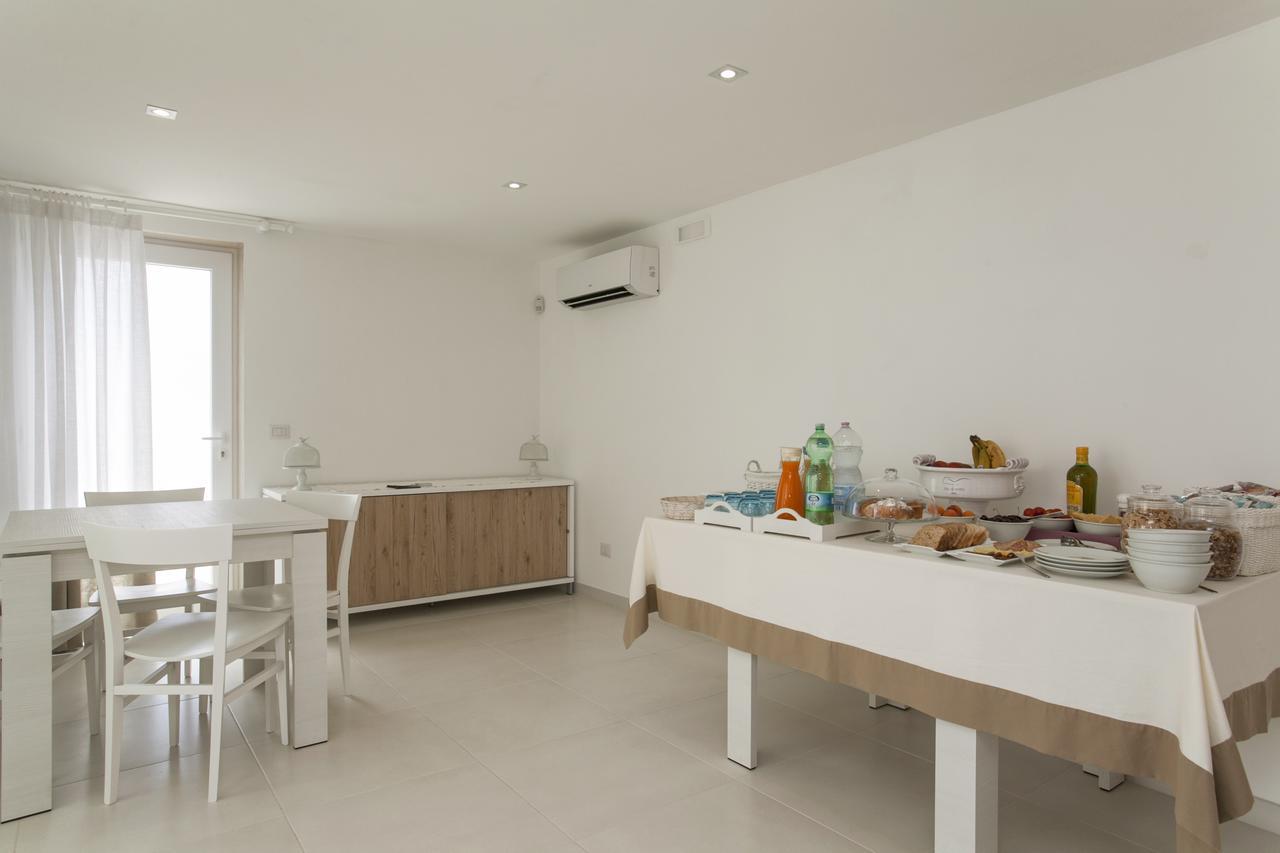 Filo Di Vento Hotel Porto Cesareo Bagian luar foto